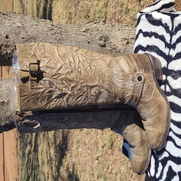 Sonora Leather distressed square toe knee boots - Picture 5 of 14